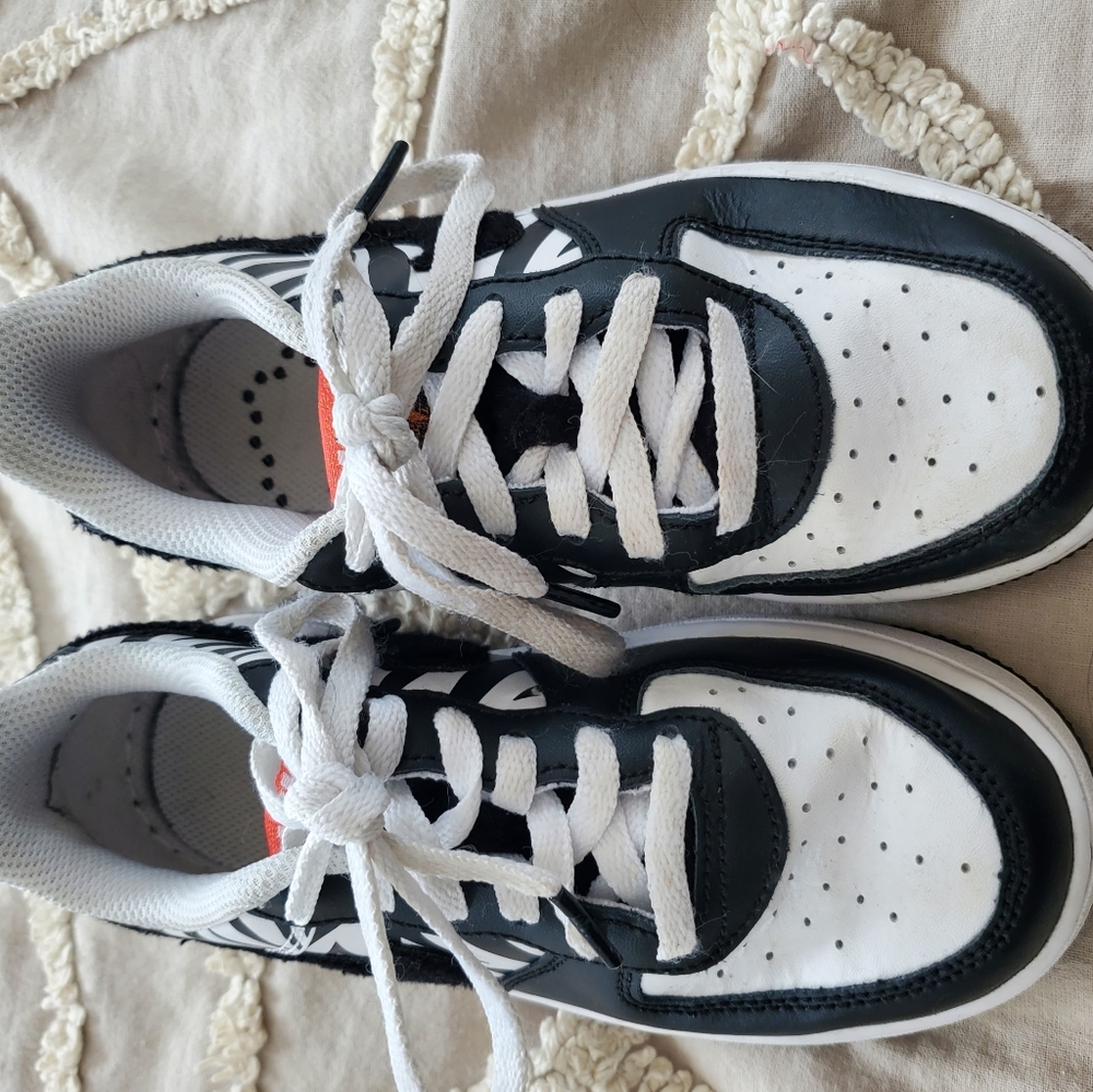 Little kids Nike zebra sneaker 13c